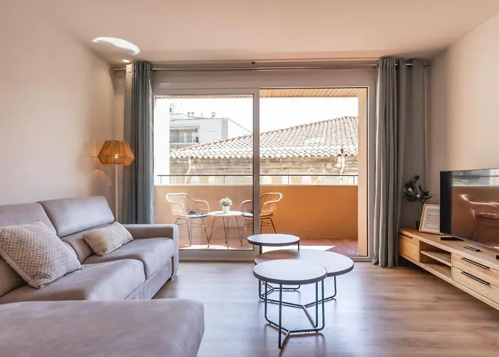 Bravissimo Falco, 3 Bedrooms And Balcony