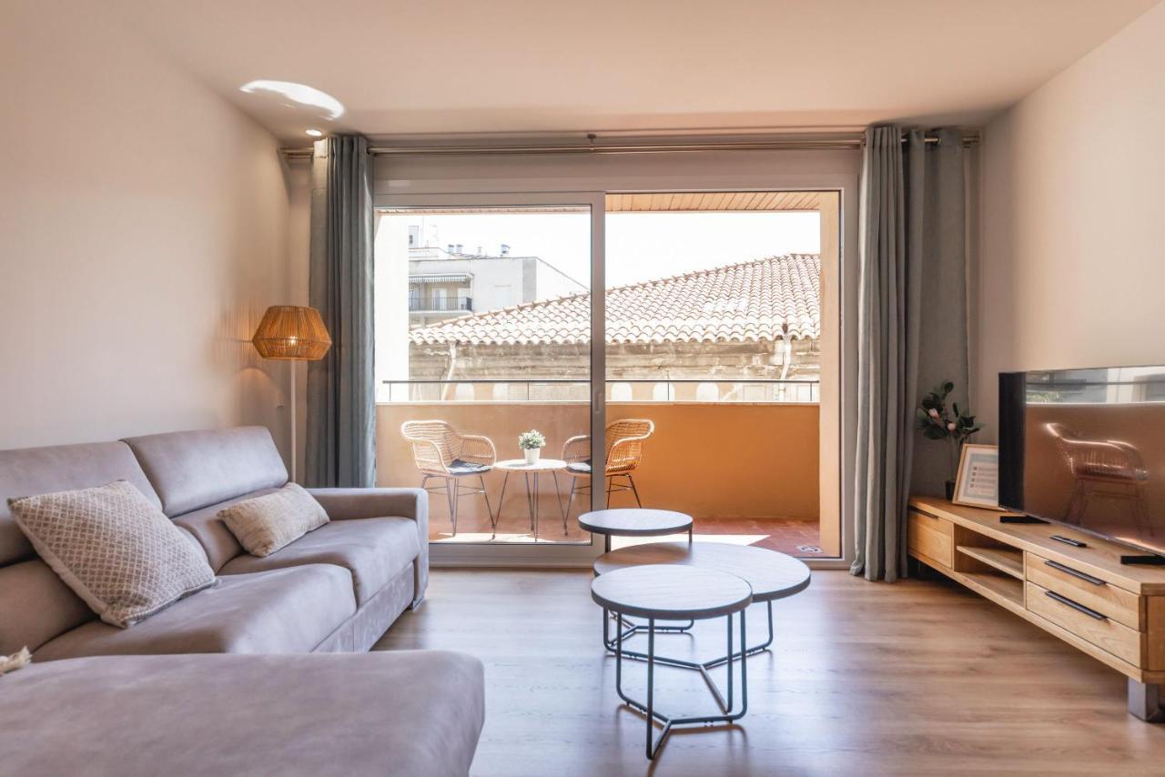 Bravissimo Falco, 3 Bedrooms And Balcony * Girona