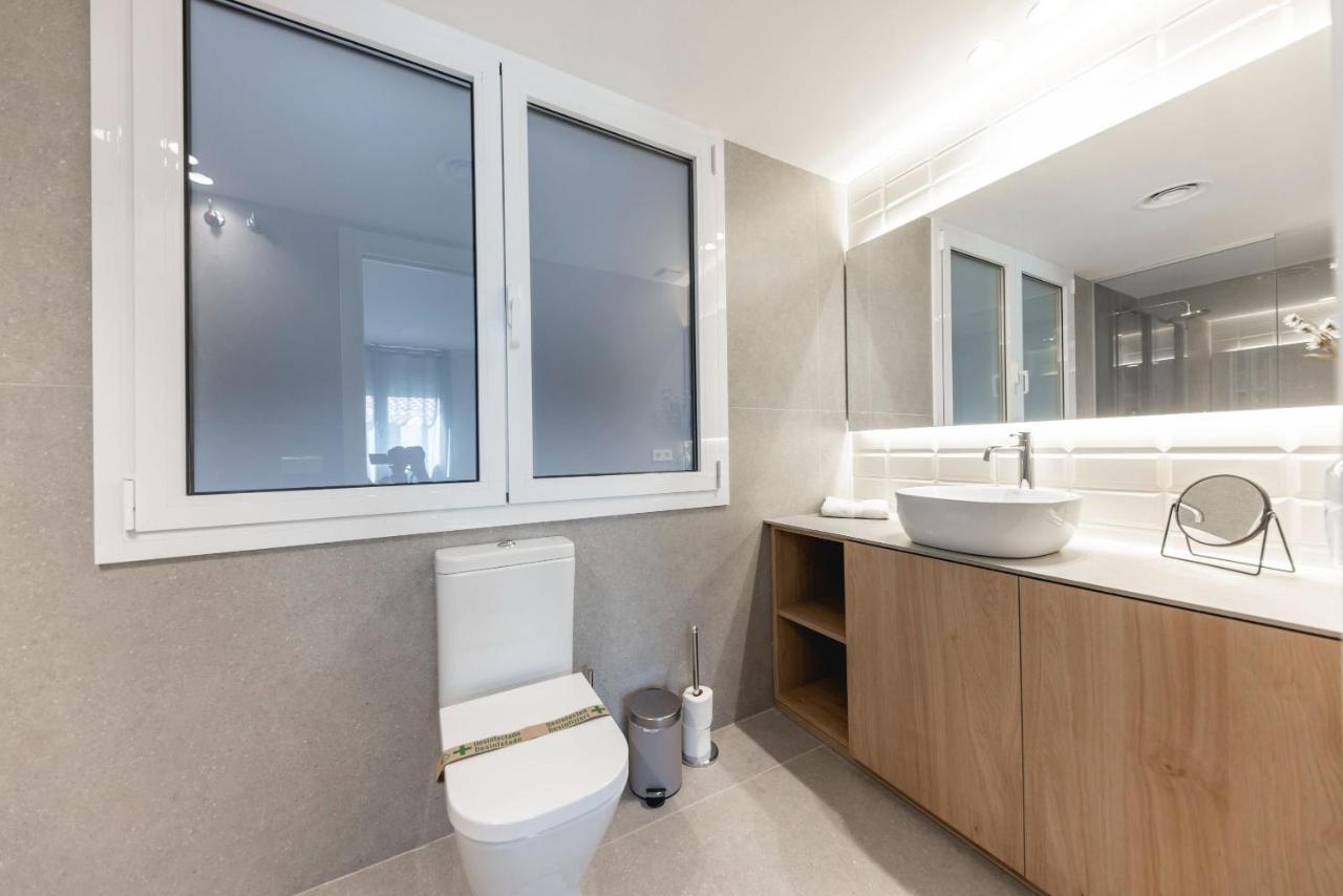 Bravissimo Falco, 3 Bedrooms And Balcony Apartment Girona